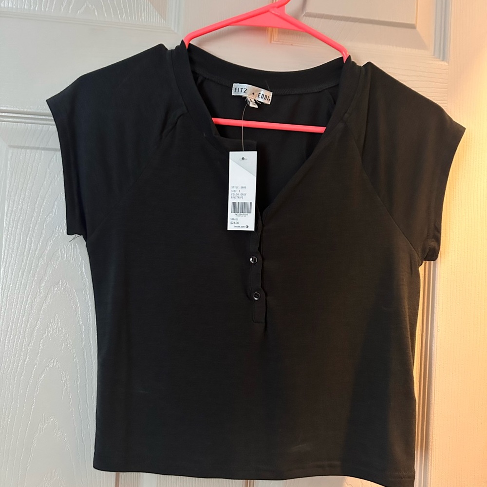 Short sleeve crop button down